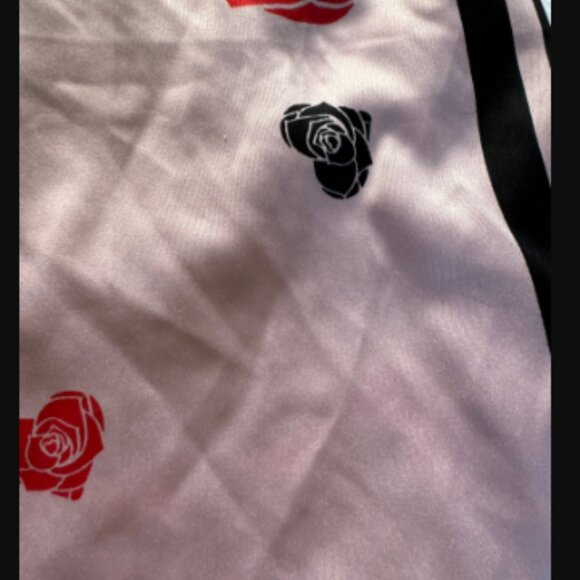 [RARE] Aldo 2018 Valentines Day Limited Edition Collection  Scarf - Picture 9 of 16